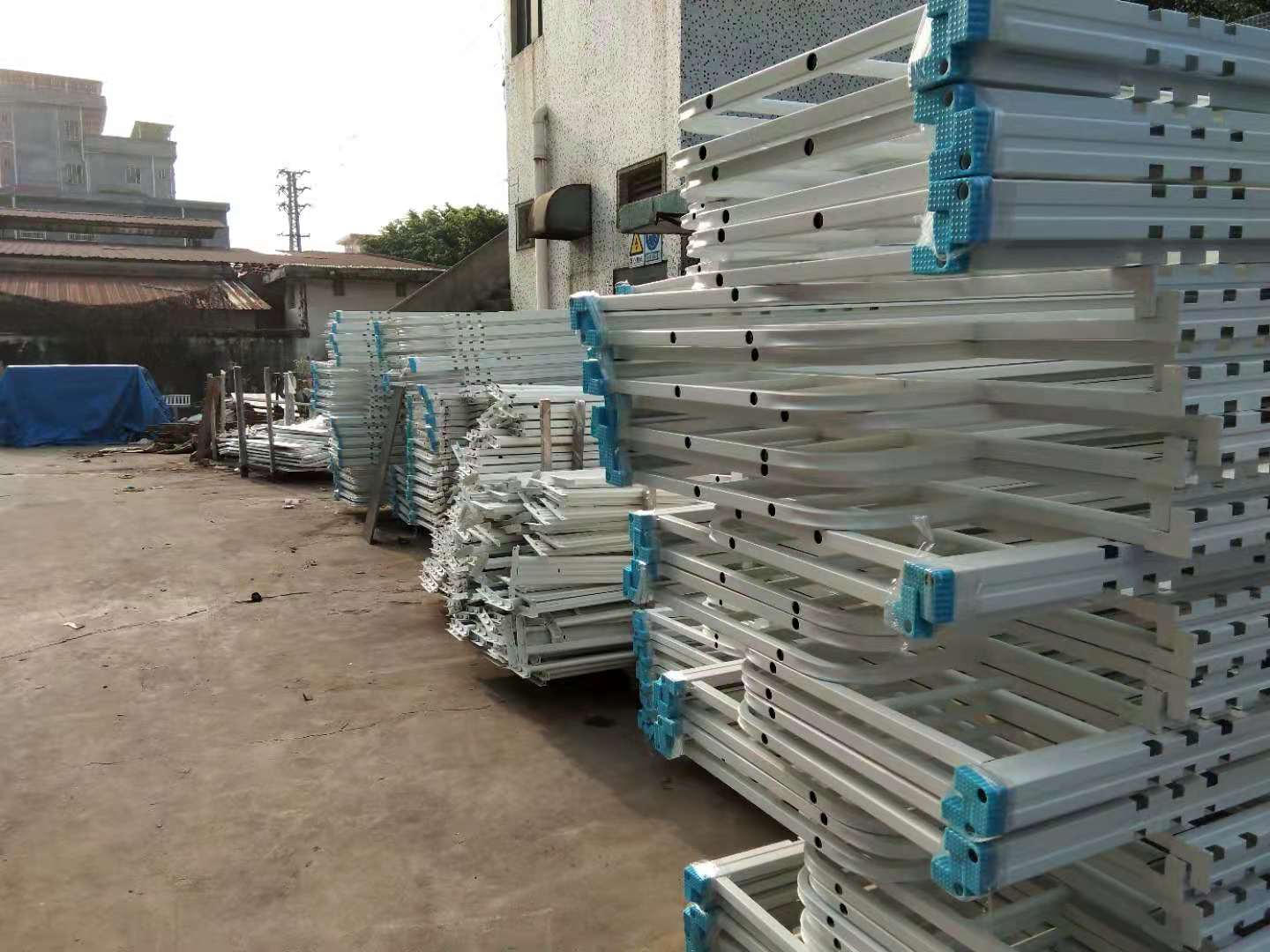 廠區(qū)堆滿鐵床怎么辦？