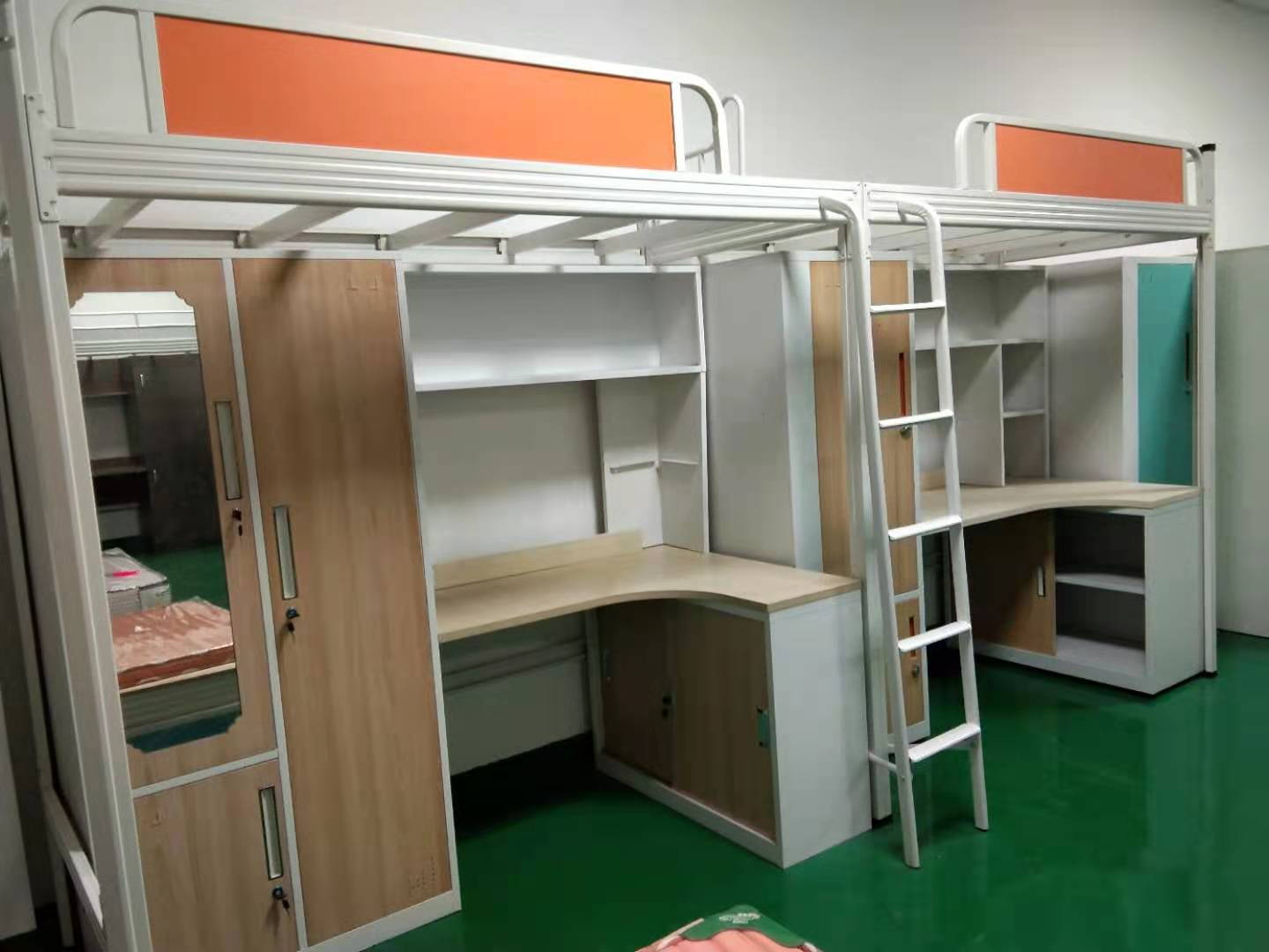 給孩子睡雙層鐵床時(shí)，需要考慮哪些事？